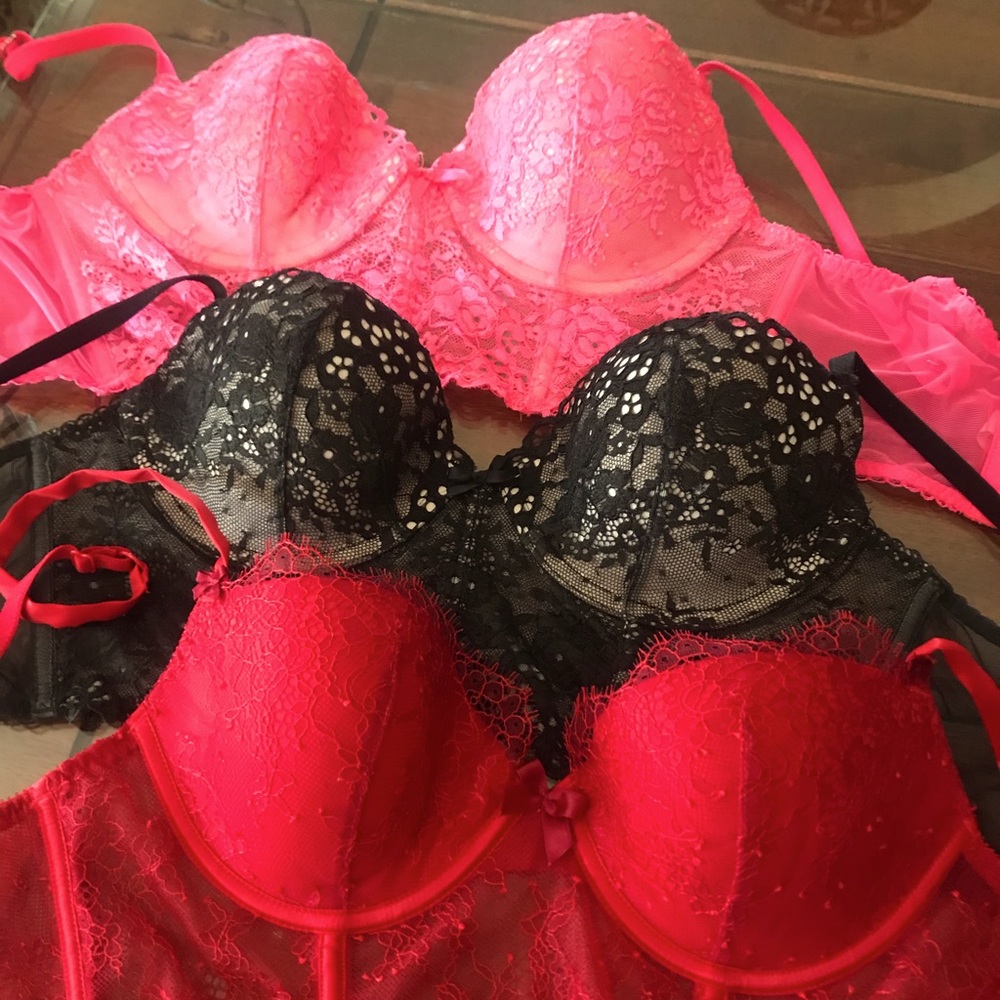 Set of three Victoria’s Secret push-up bras.